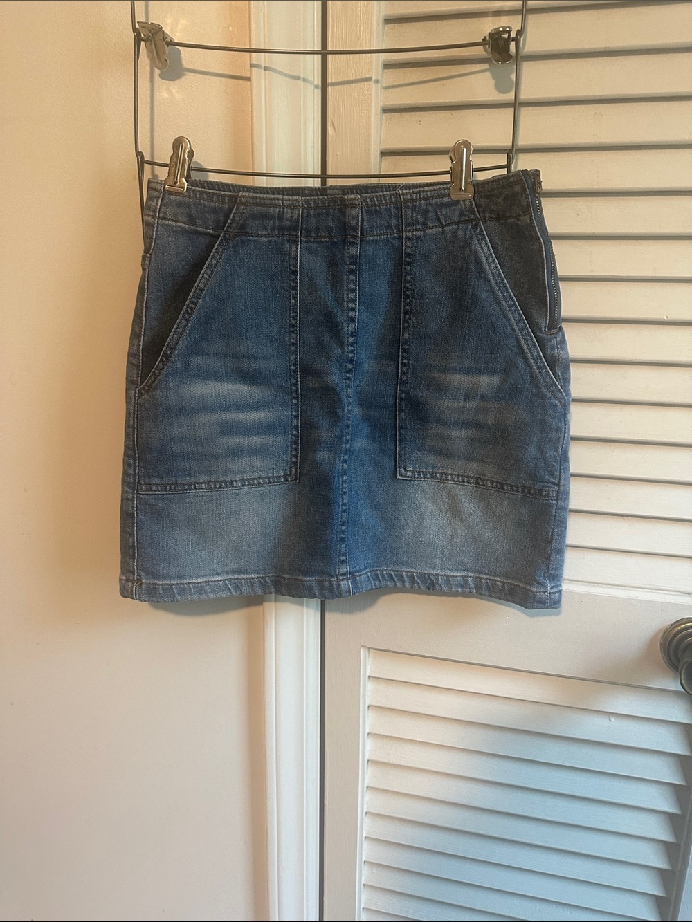 Blank NYC Washed Blue Denim Mini Skirt size 25. Super cute!